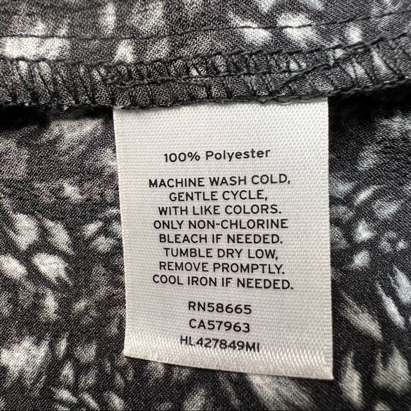 CHELSEA 28 LIKE NEW Satin Kimono Wrap Mini Dress S - Picture 13 of 14